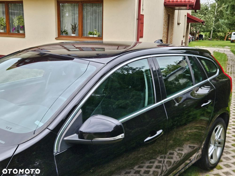 Volvo V60 T3 Momentum - 4