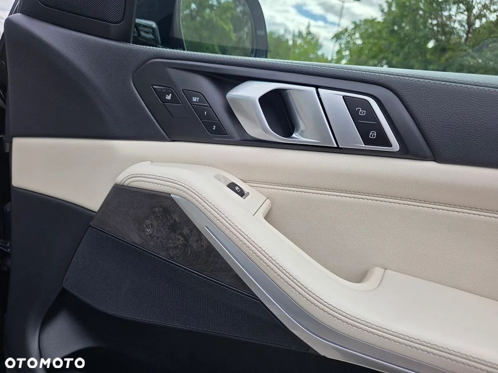 BMW X5 xDrive30d - 23