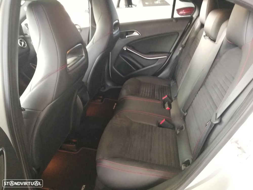 Mercedes-Benz A 200 d 7G-DCT AMG Line - 21