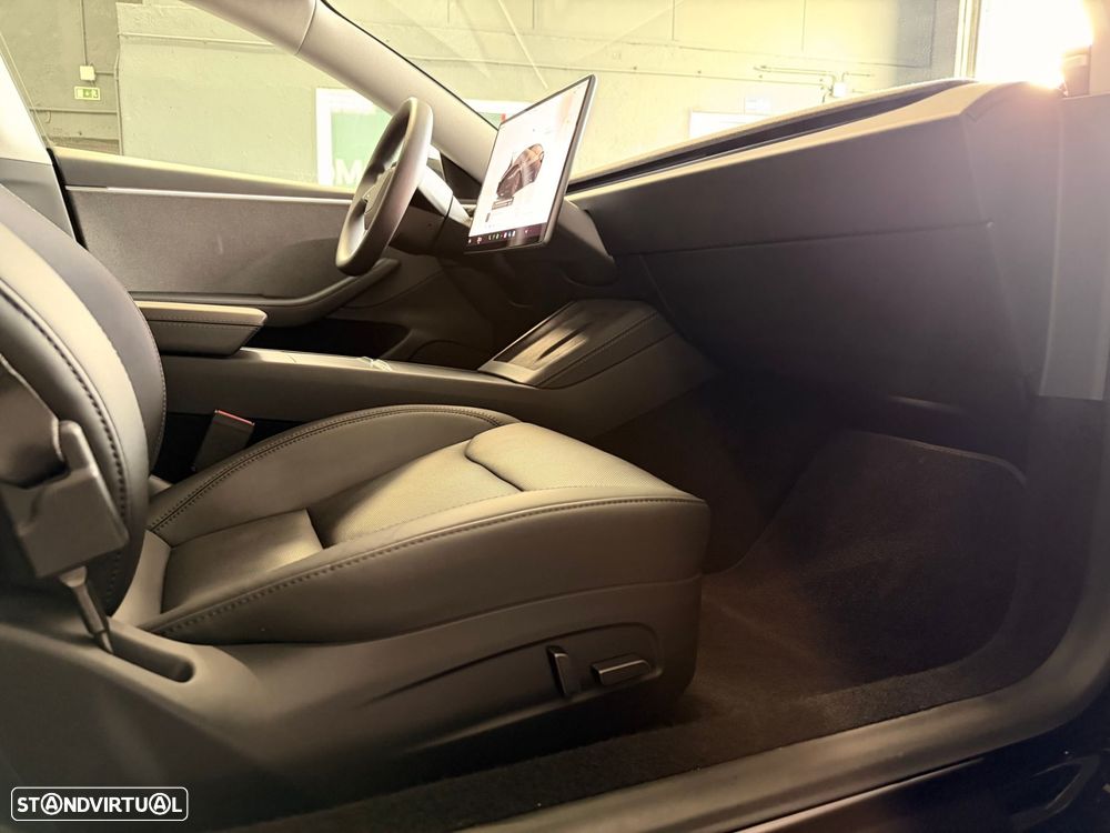 Tesla Model 3 Tração Traseira Standard - 24