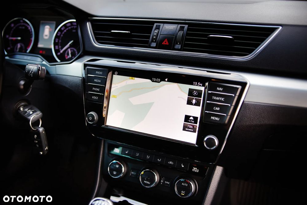 Skoda Superb 2.0 TDI 4x4 Premium Edition - 29