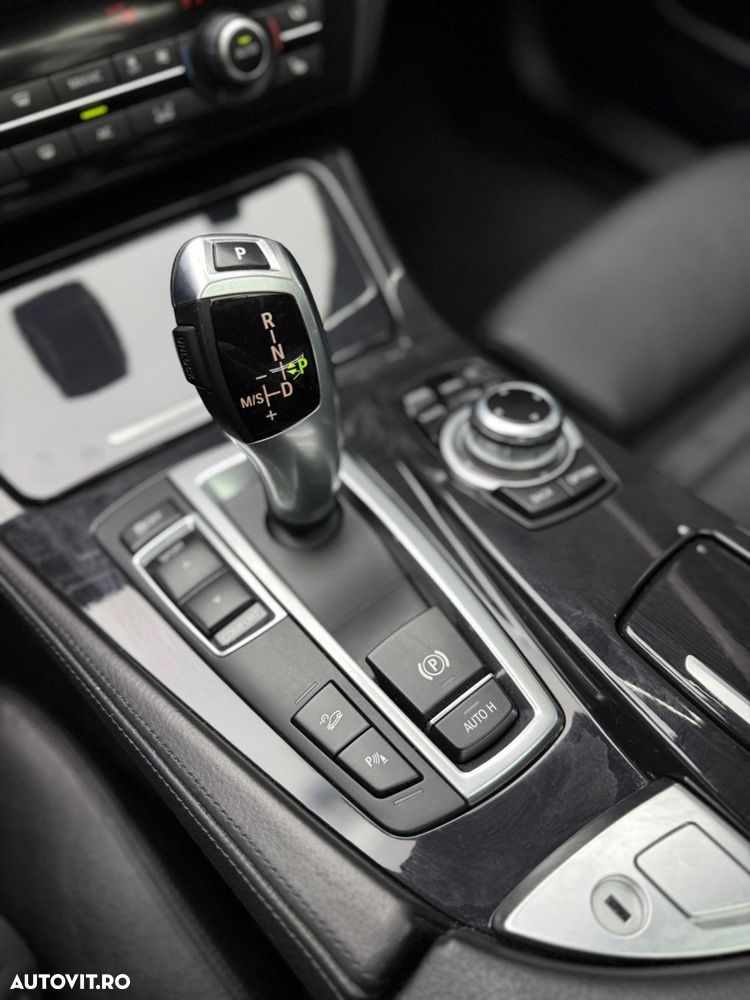 BMW Seria 5 528i xDrive Aut. Modern Line - 10