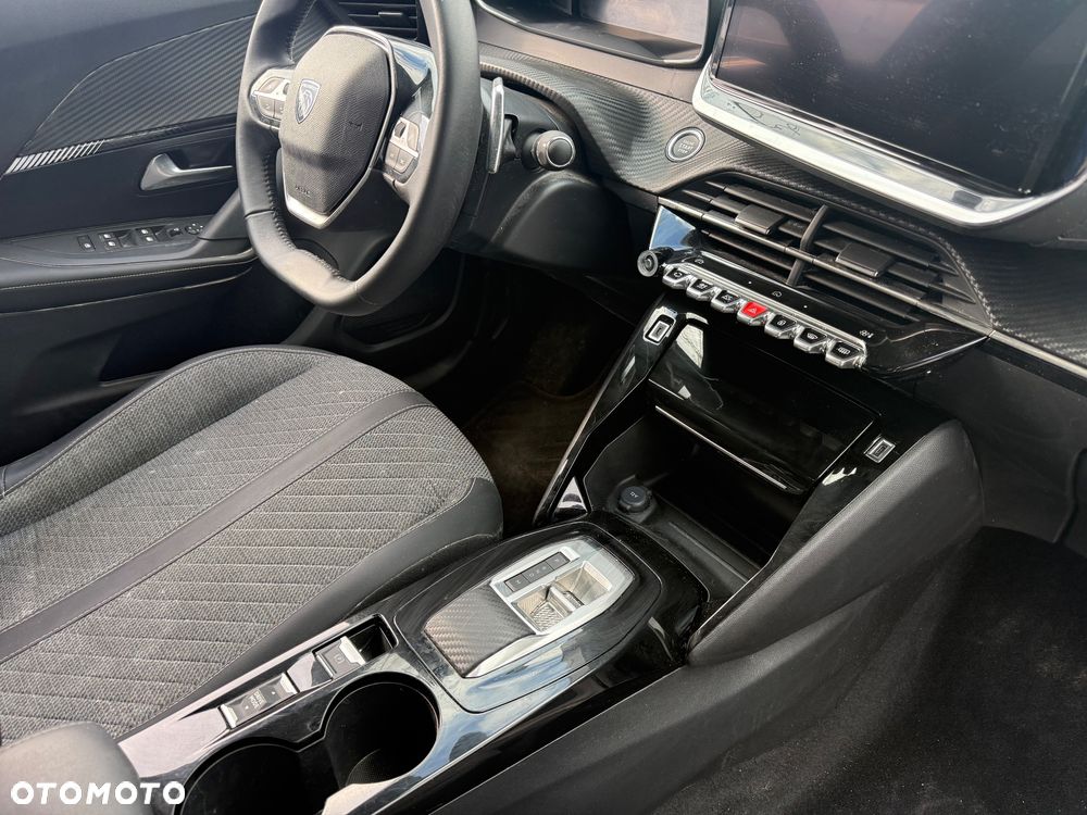 Peugeot 2008 - 6