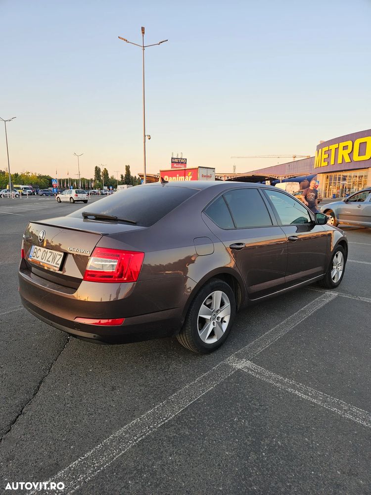 Skoda Octavia 1.8 TSI DSG Style - 8