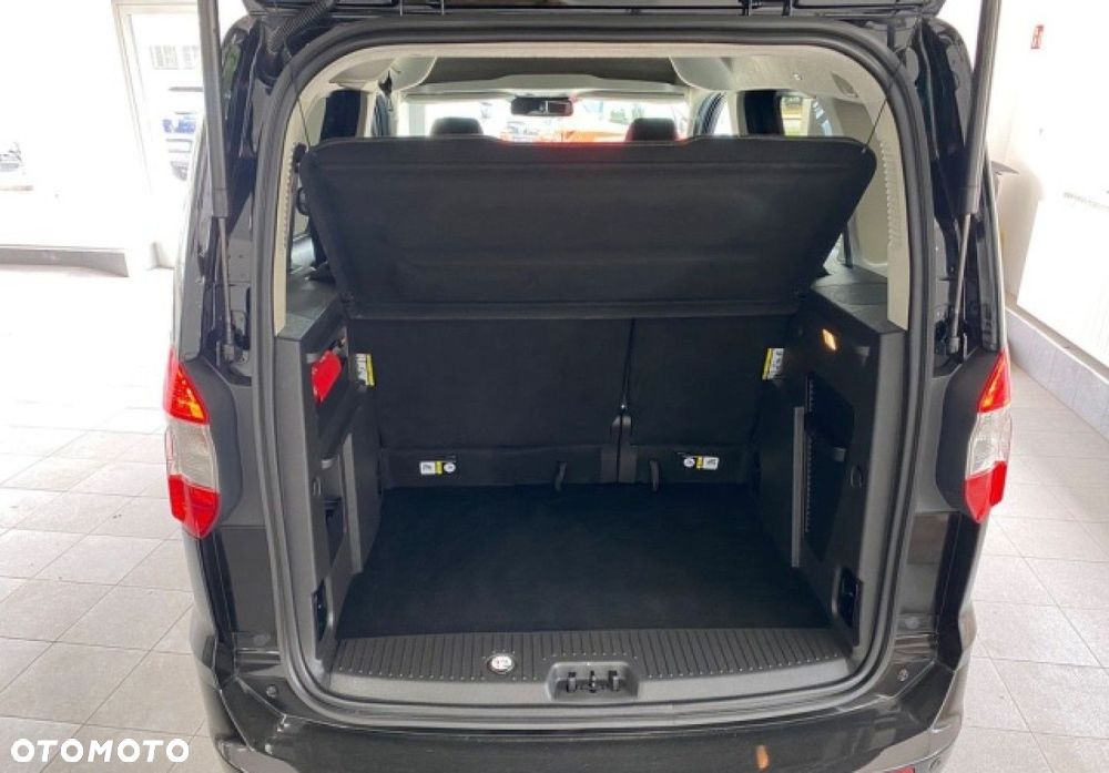 Ford E-Tourneo Courier - 14