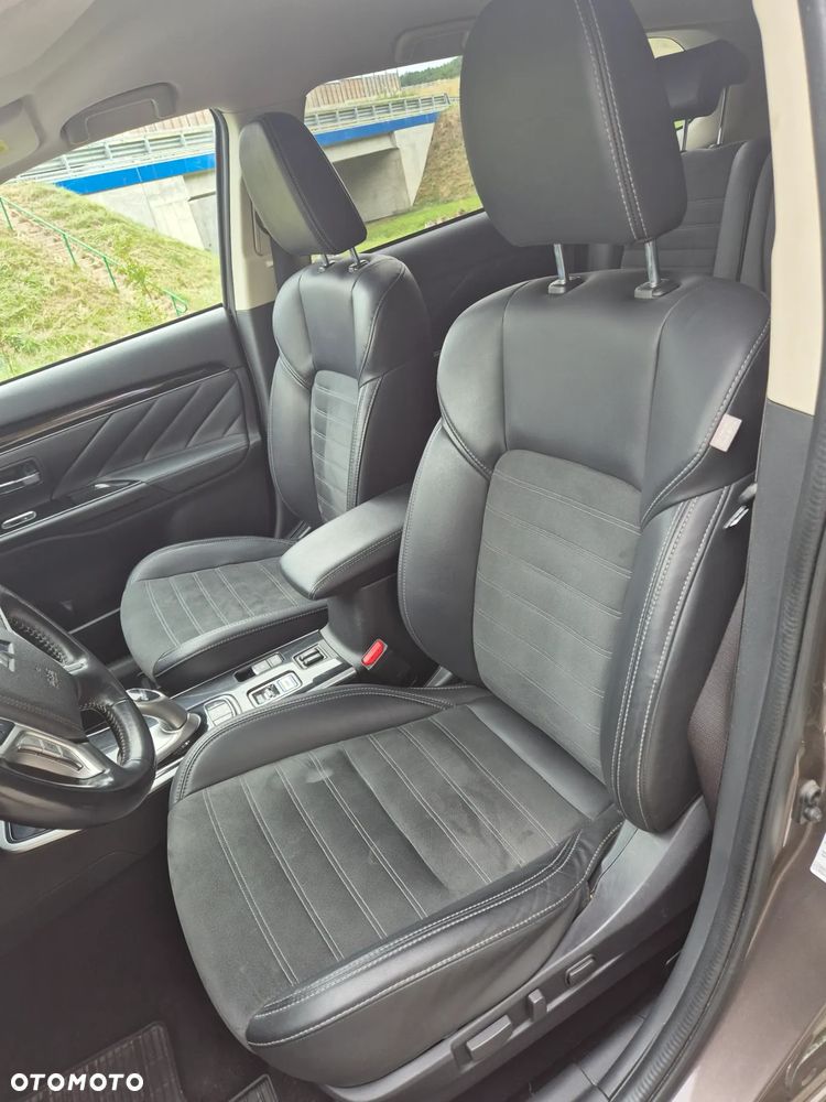 Mitsubishi Outlander - 15