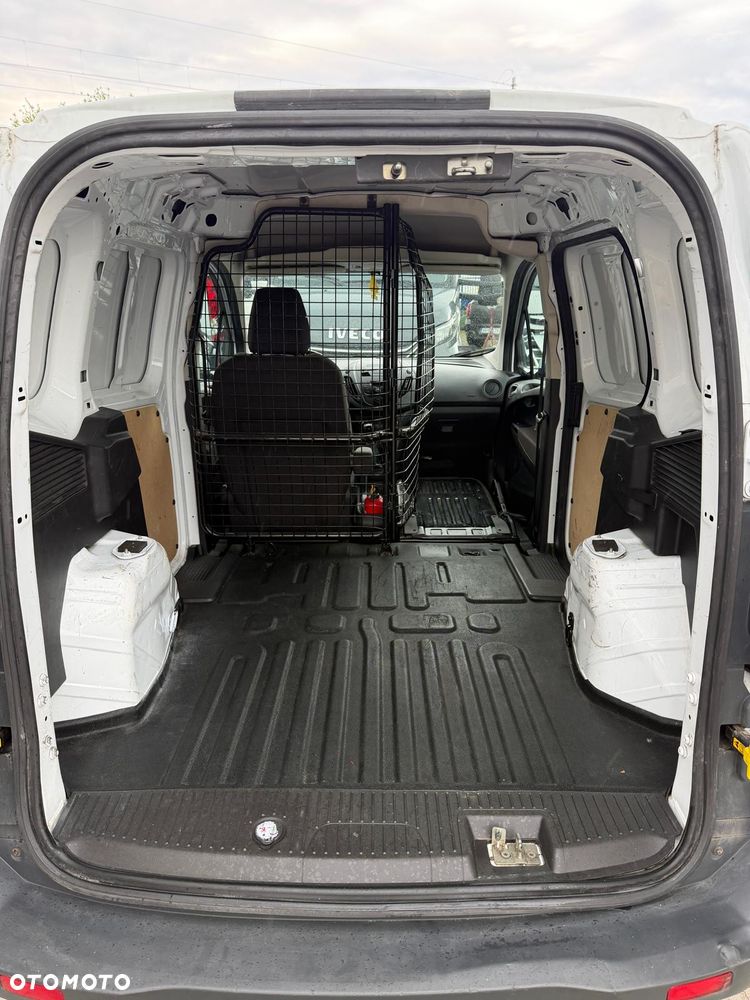 Ford COURIER - 12