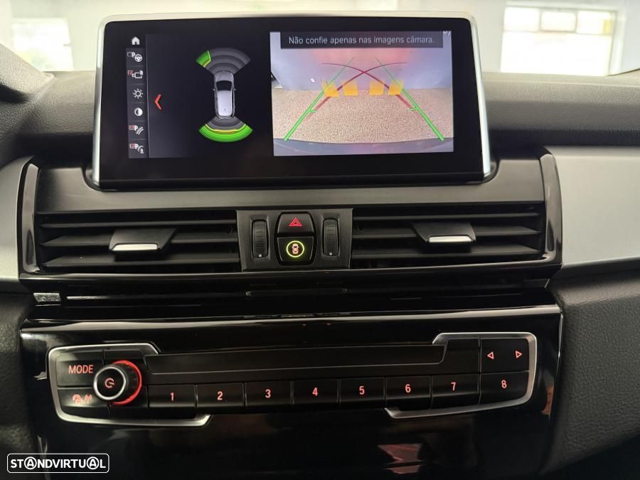 BMW 216 Active Tourer d Line Luxury Auto — fotografia 11