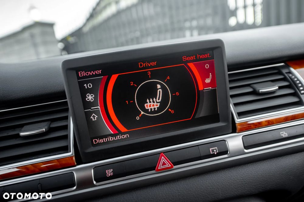 Audi A8 4.2 Quattro - 31