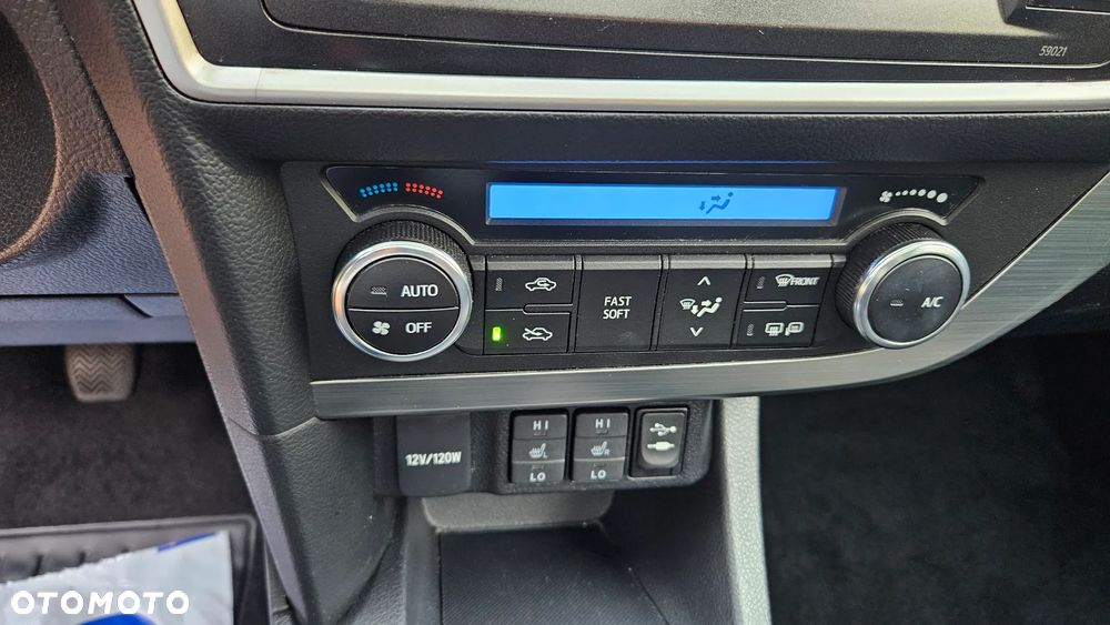 Toyota Auris 2.0 D-4D Executive - 23