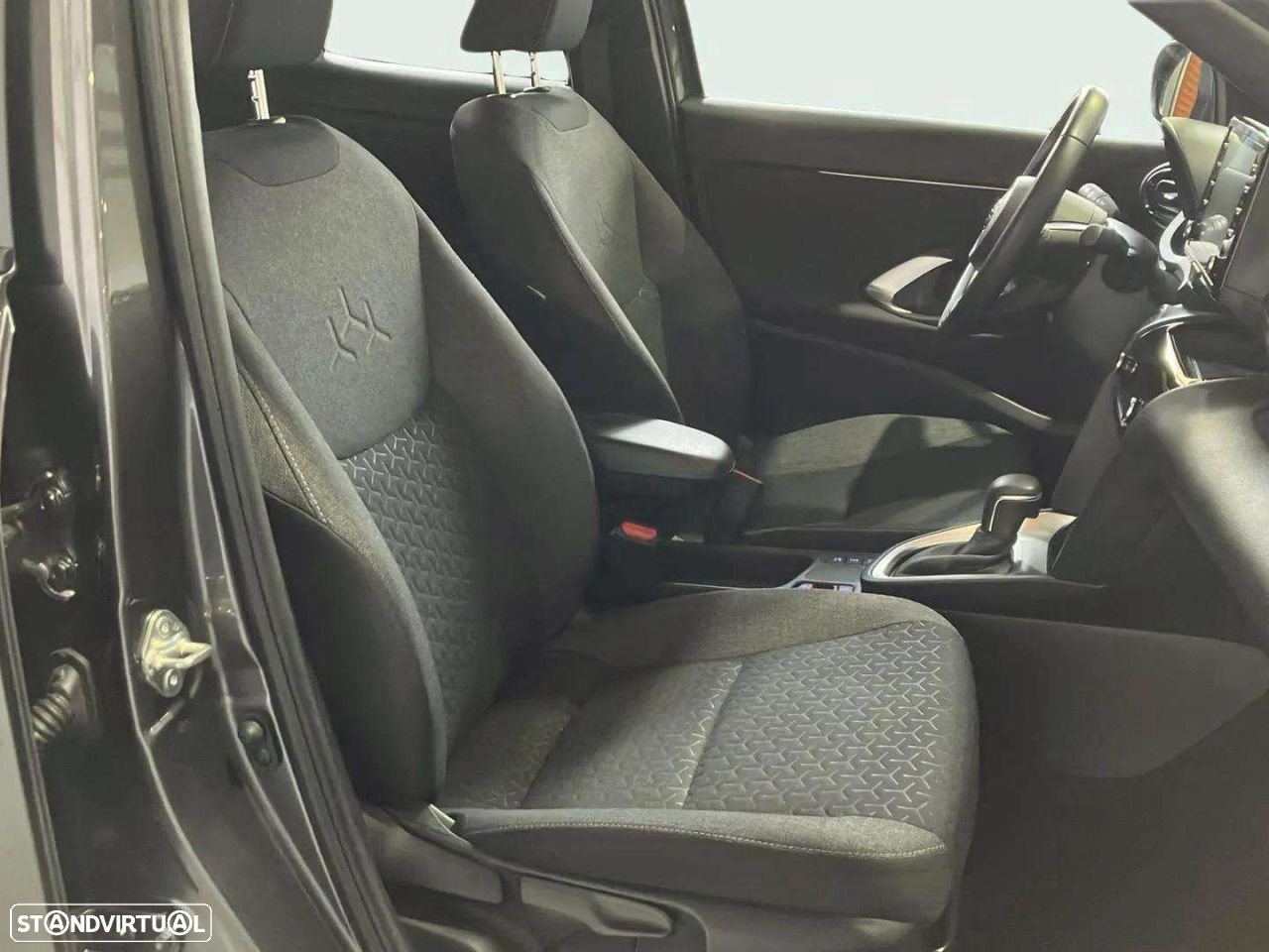 Toyota Yaris Cross 1.5 HDF Exclusive - 15