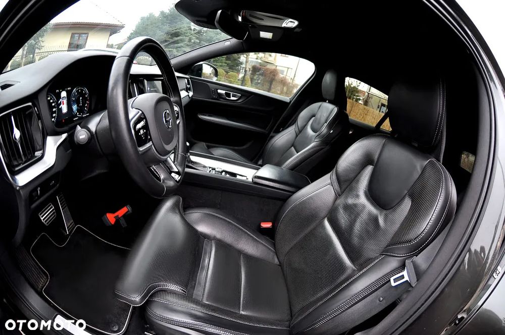 Volvo V60 T4 Geartronic R-Design - 22