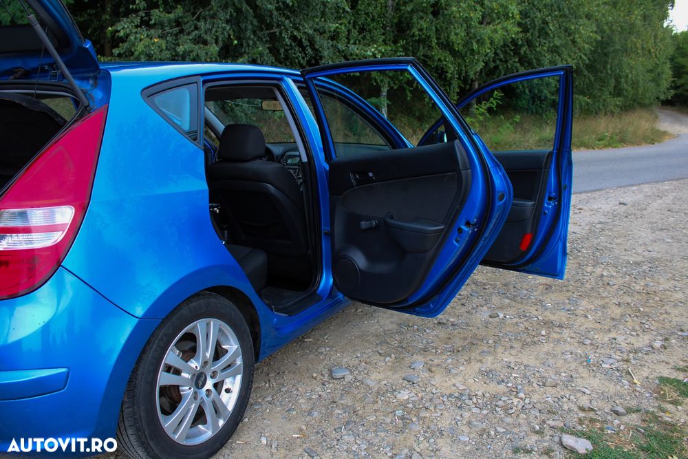 Hyundai i30 1.6 CRDI GL VM Comfort - 9