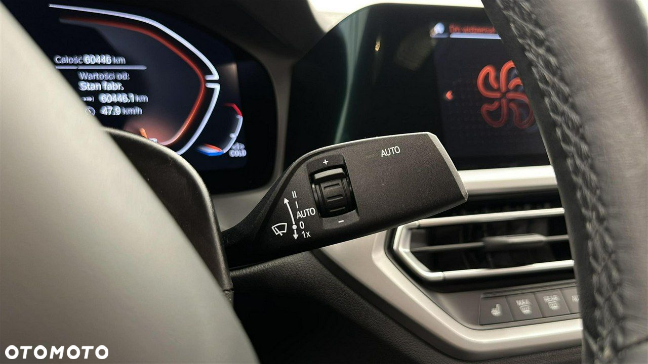 BMW Seria 3 318d - 25