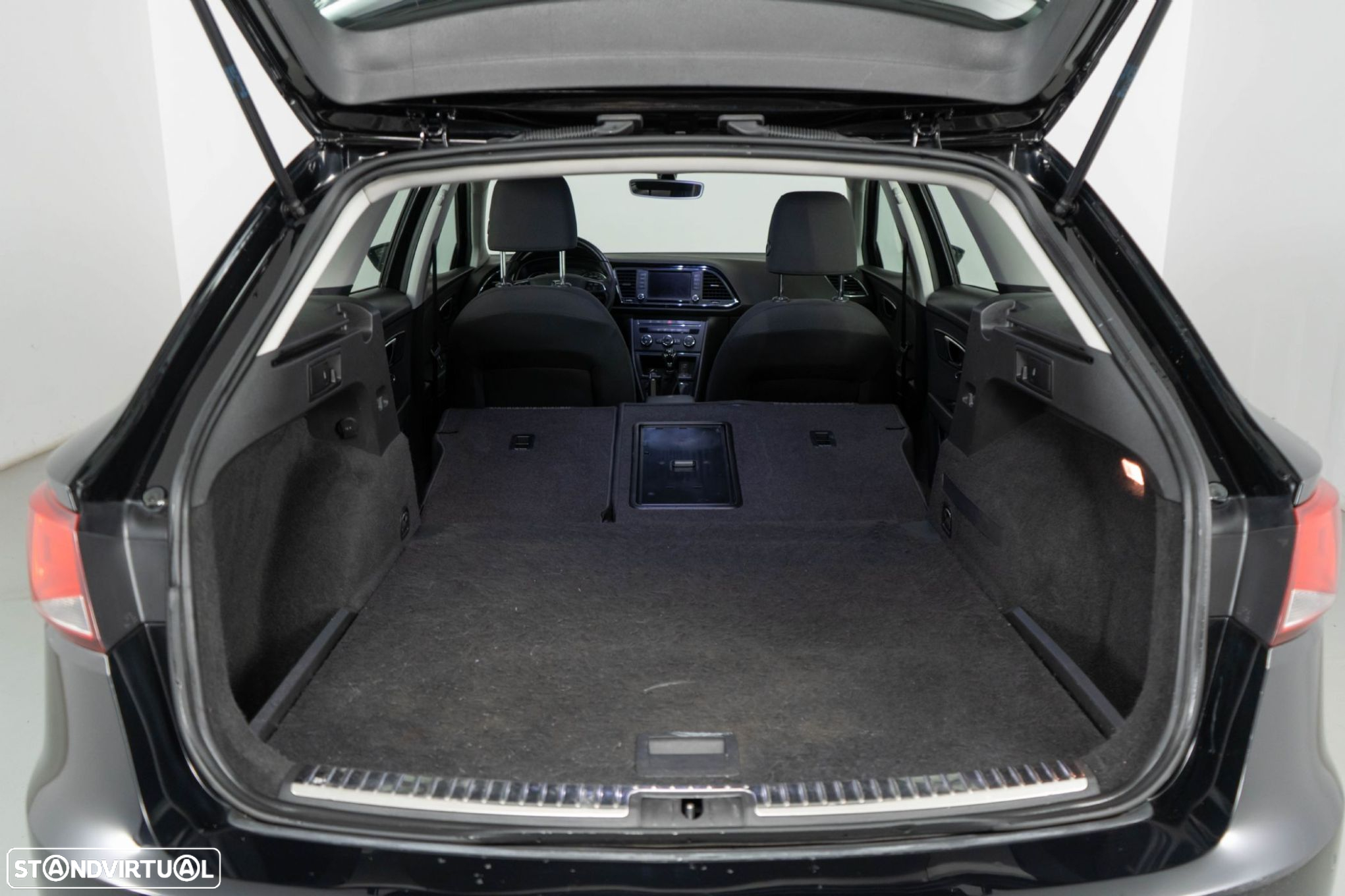 SEAT Leon ST 1.6 TDI Reference Ecomotive - 13