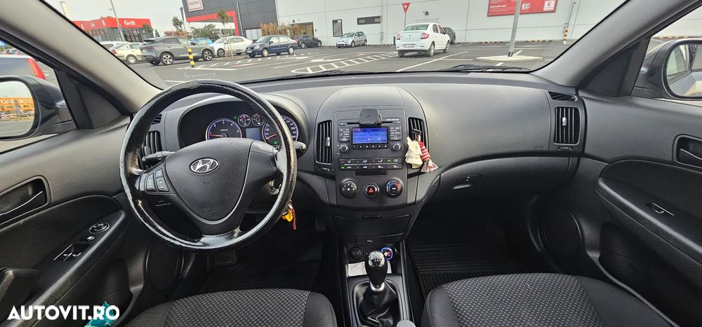 Hyundai i30 1.6 CRDi CLASSIC - 6