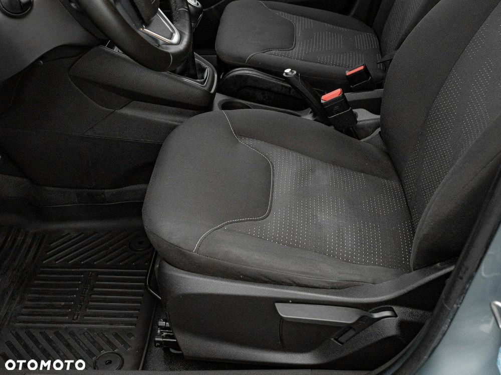 Ford Transit Courier - 14