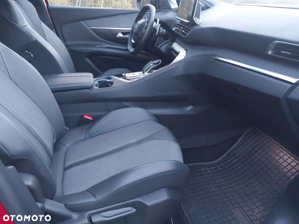 Peugeot 3008 1.6 PureTech HYbrid Allure S&S EAT8 - 26