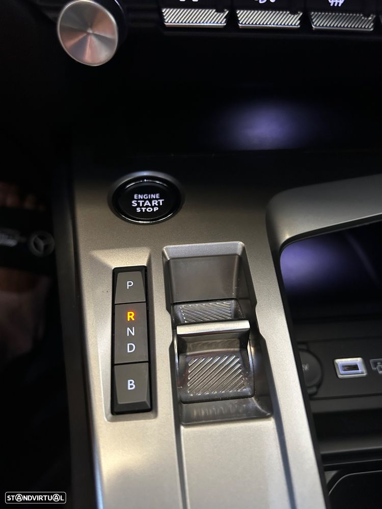 Peugeot e-308 - 11