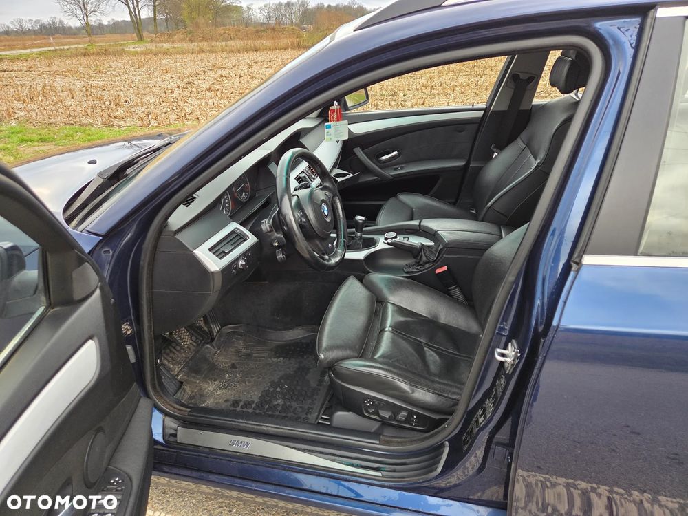 BMW Seria 5 525d - 15