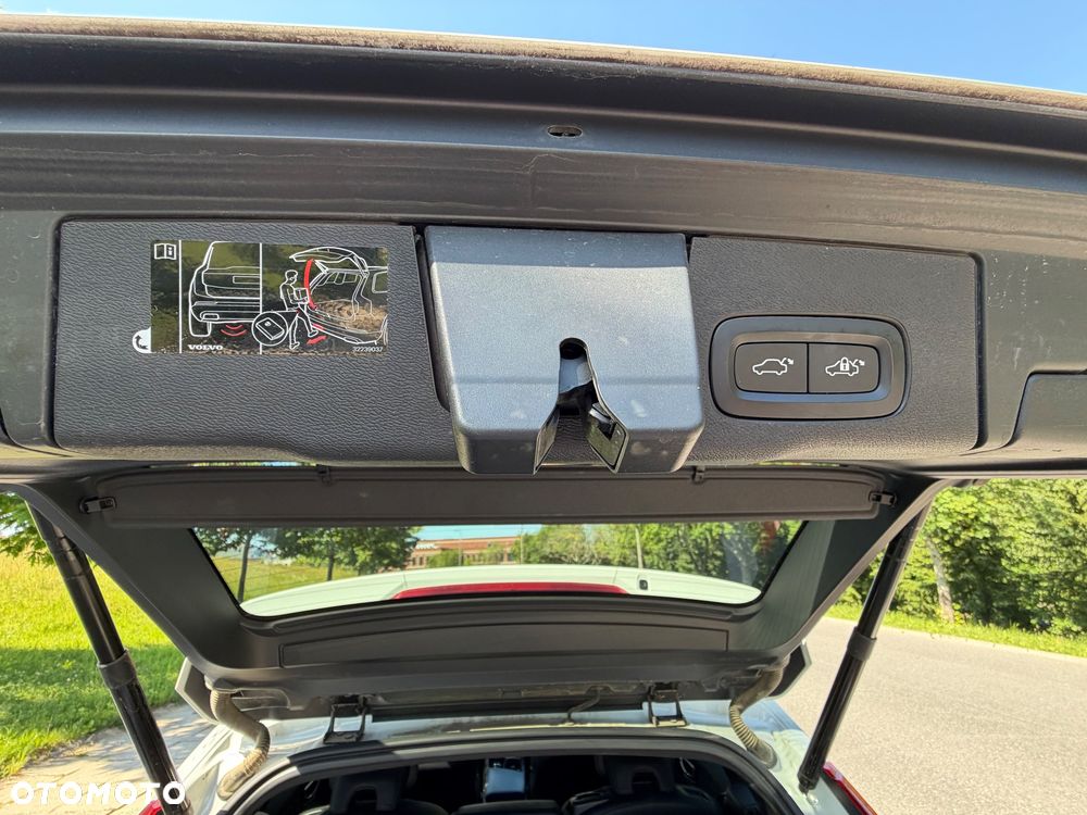 Volvo XC 60 D5 SCR AWD R-Design - 13