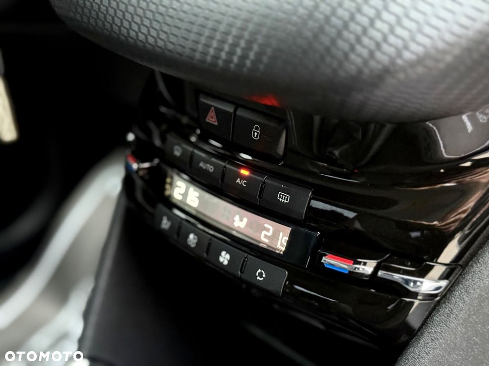 Peugeot 2008 1.2 Pure Tech GPF Allure S&S - 36