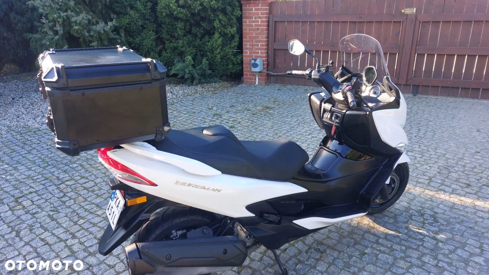 Suzuki Burgman - 6