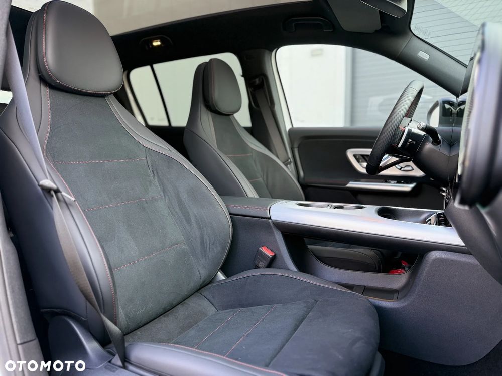 Mercedes-Benz GLB - 27