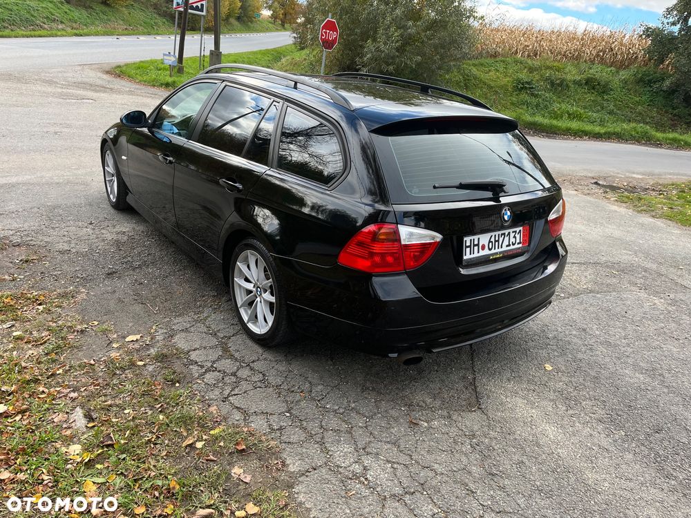 BMW Seria 3 320d DPF Touring - 8