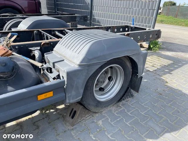 Błotnik / Nadkole / Chlapacz – Mercedes Atego 17.5"