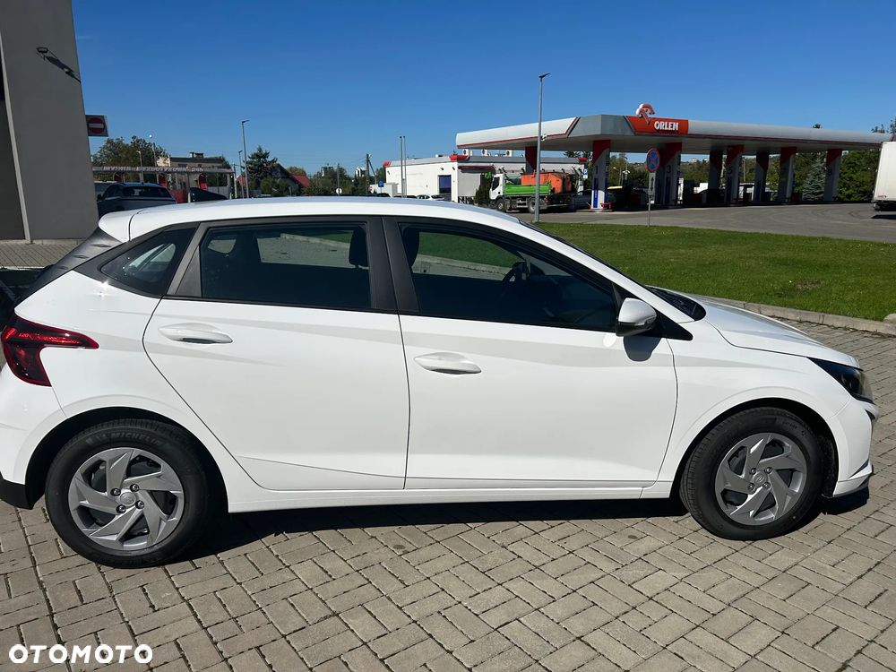 Hyundai i20 1.2 Pure - 13