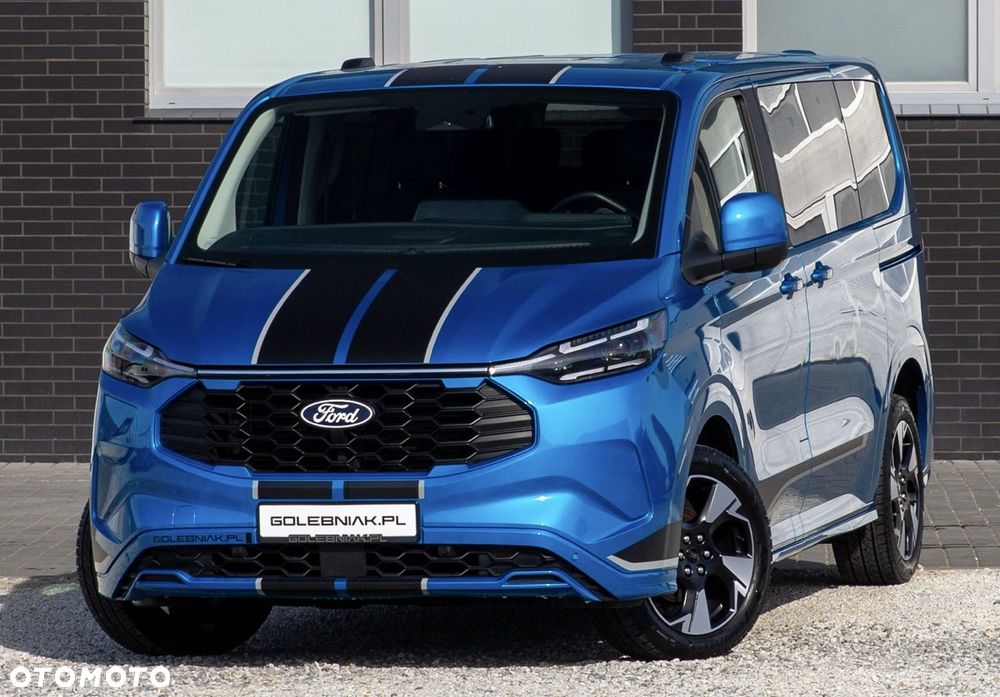 Ford Tourneo Custom - 1