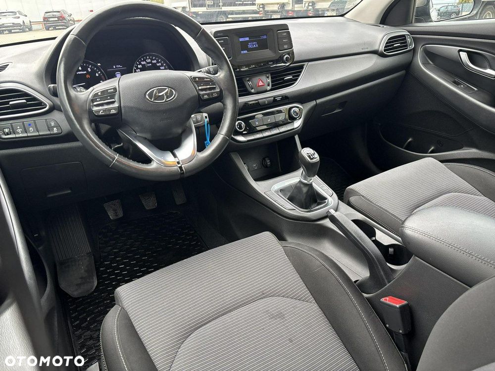 Hyundai i30 1.5 DPI Classic + - 14