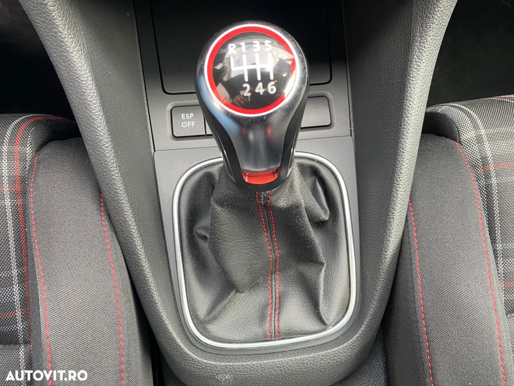 Volkswagen Golf - 23