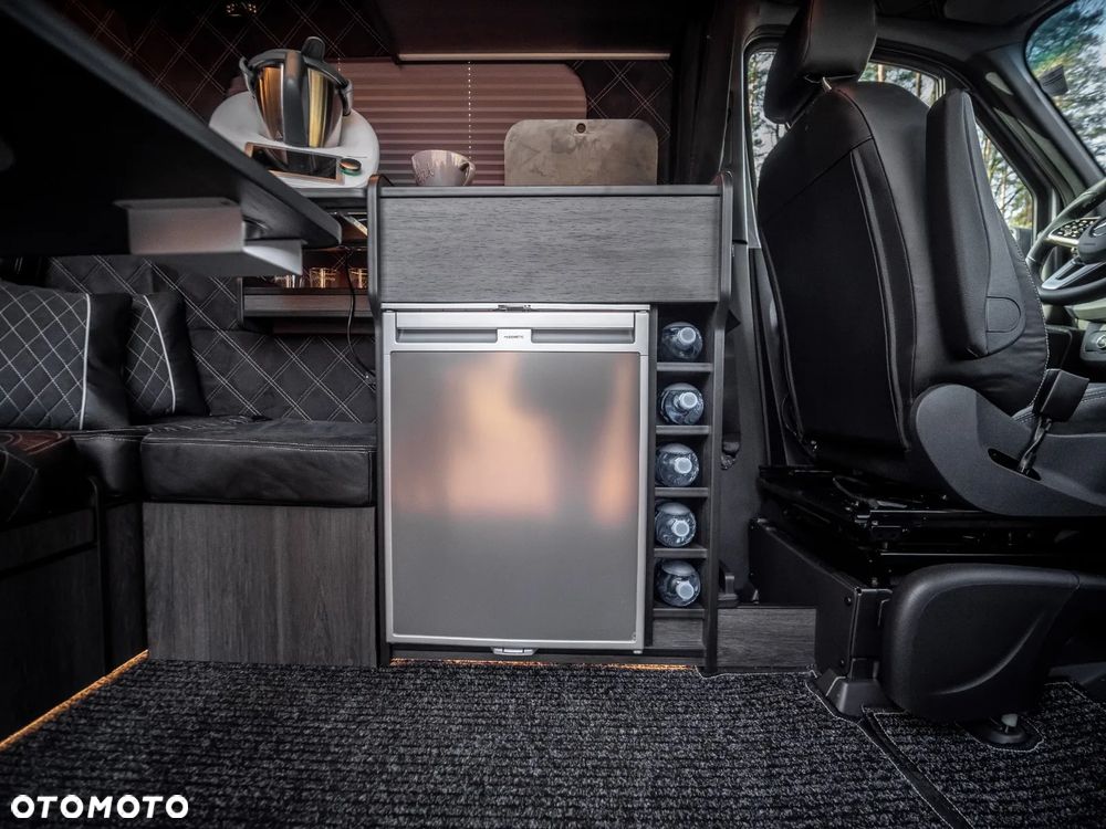 Mercedes-Benz Sprinter - 14