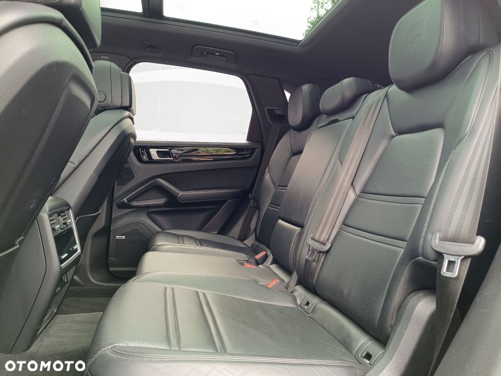 Porsche Cayenne Standard - 34