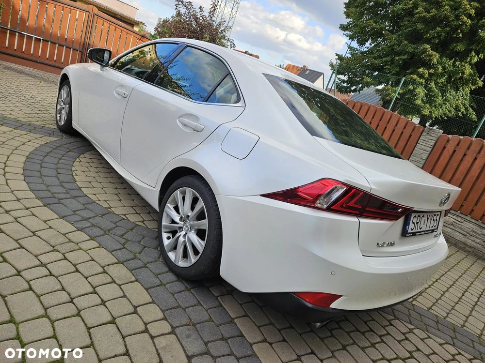 Lexus IS 200t Elite - 10