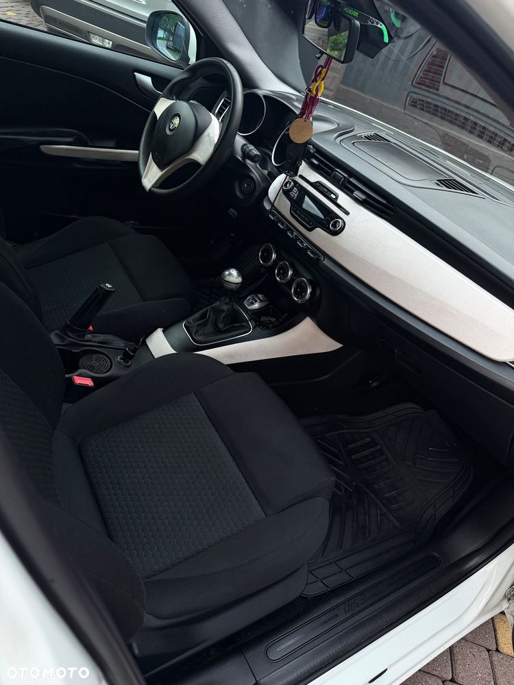 Alfa Romeo Giulietta 1.6 JTDM 16V - 6