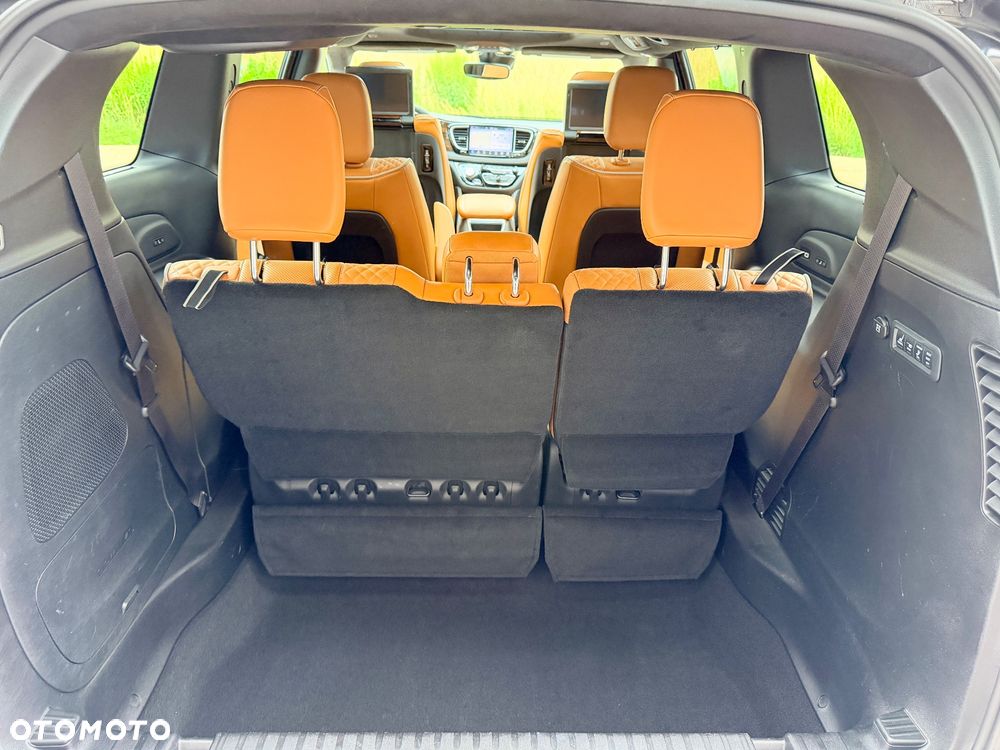 Chrysler Pacifica - 34