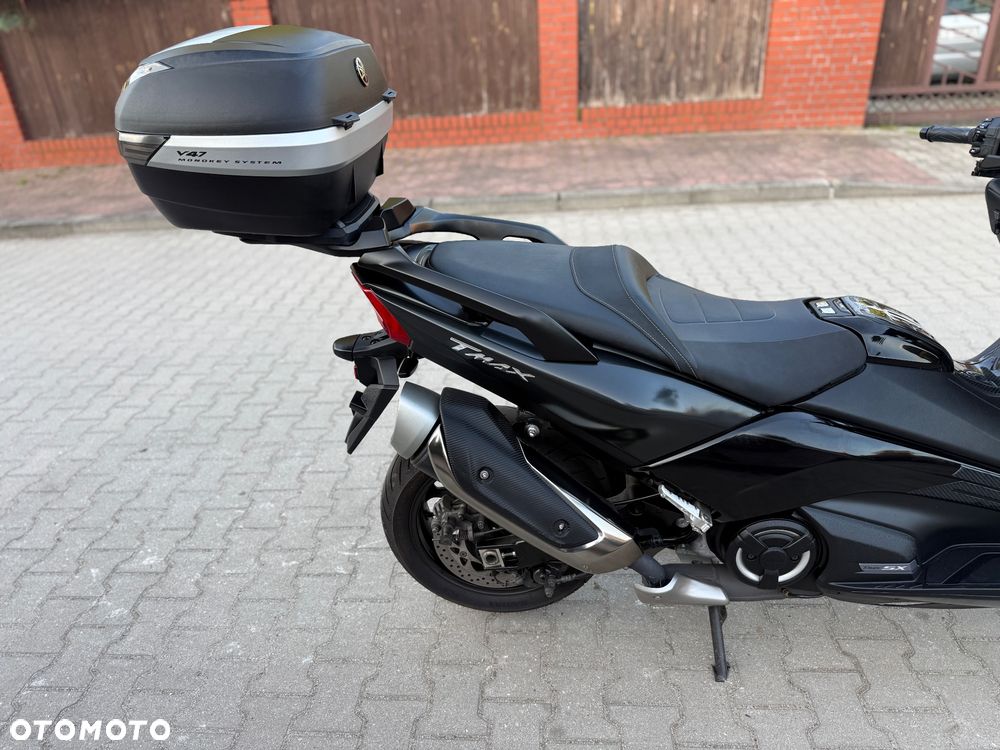 Yamaha Tmax - 10