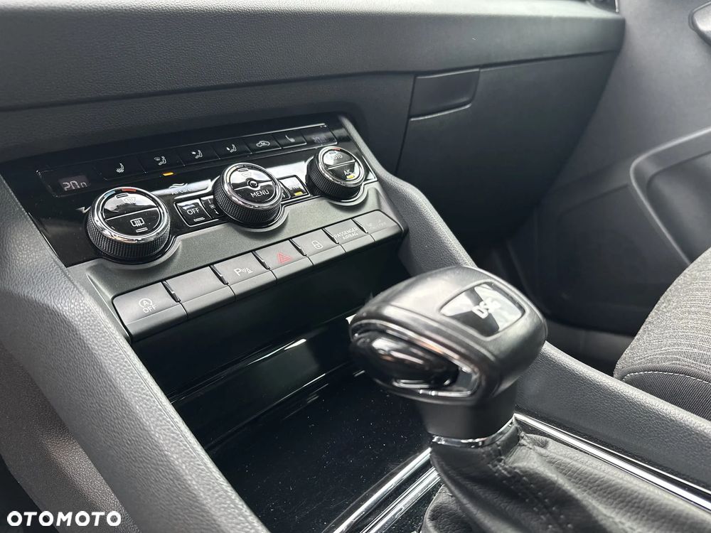 Skoda Karoq 1.6 TDI SCR 4x2 Style DSG - 25