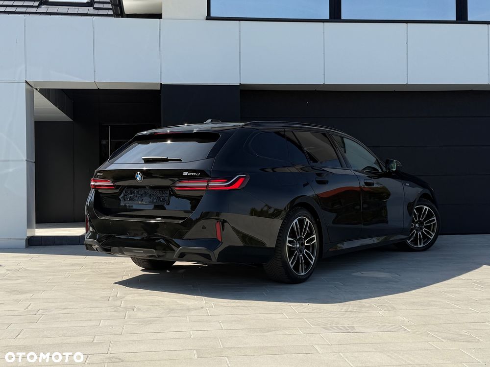 BMW Seria 5 520d xDrive Touring - 39