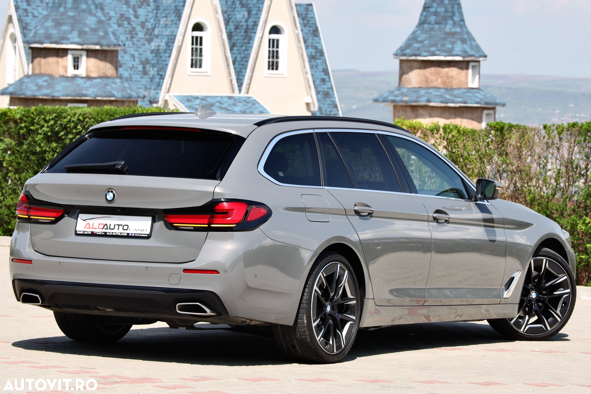 BMW Seria 5 520d xDrive AT MHEV - 2