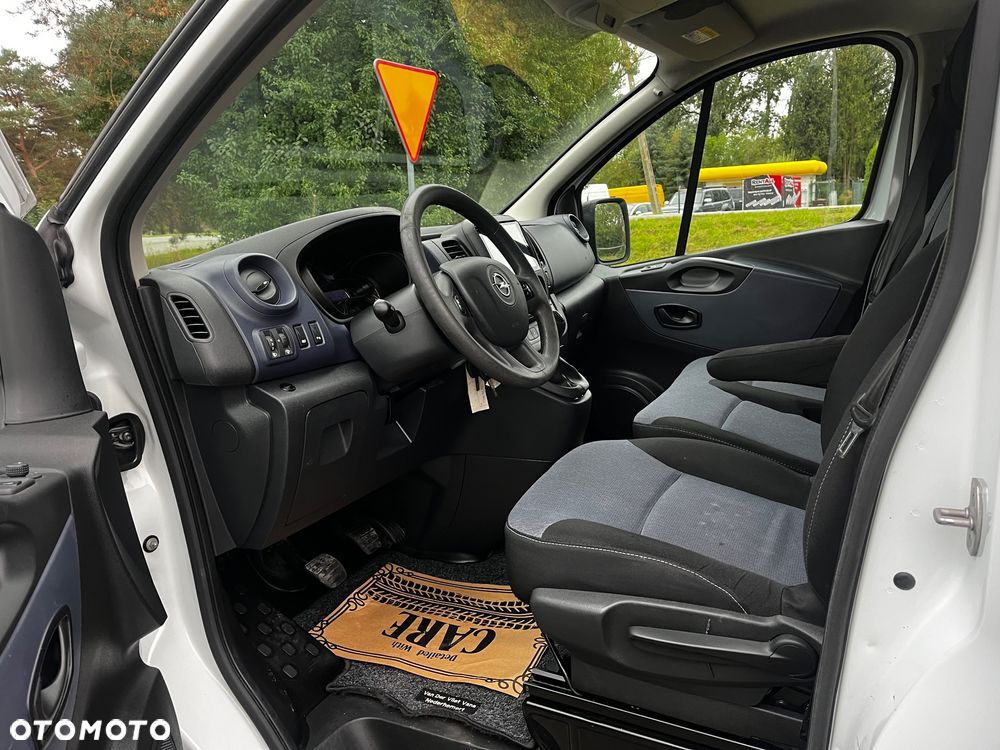 Opel Vivaro - 8