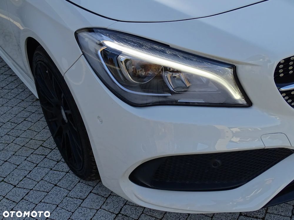 Mercedes-Benz CLA 200 7G-DCT AMG Line - 11