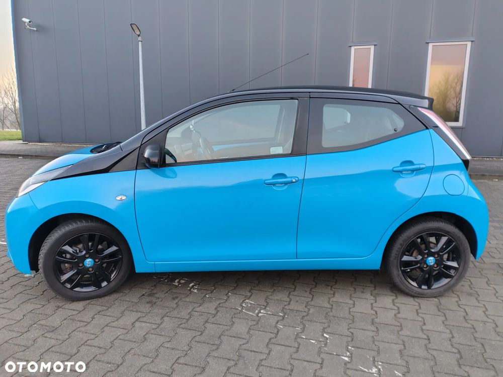 Toyota Aygo x-play touch - 3