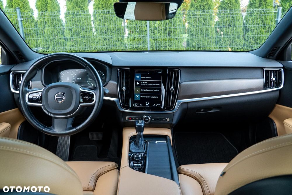 Volvo V90 Cross Country - 10