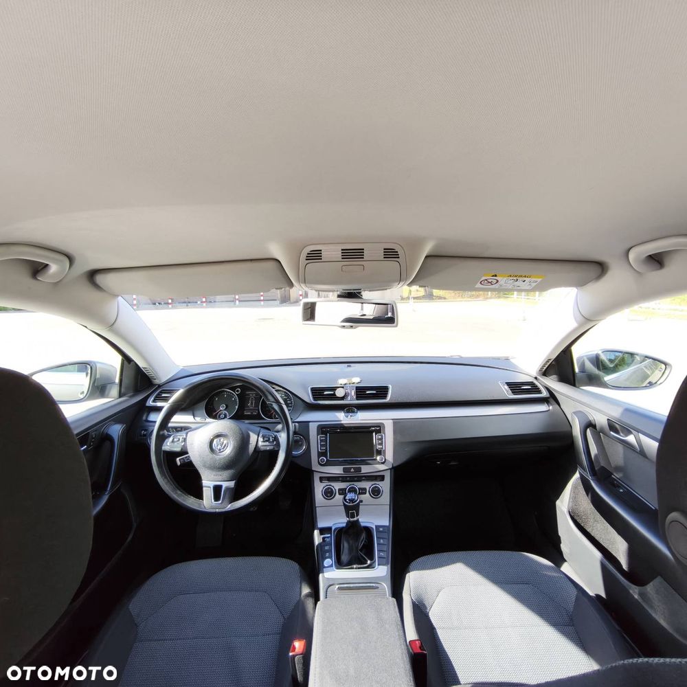 Volkswagen Passat 2.0 TDI Comfortline - 33