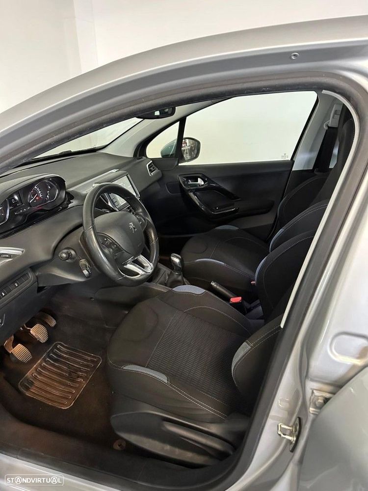 Peugeot 208 1.2 PureTech Allure - 11