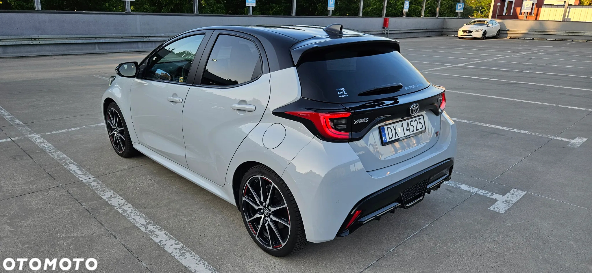 Toyota Yaris Hybrid 1.5 GR Sport - 6